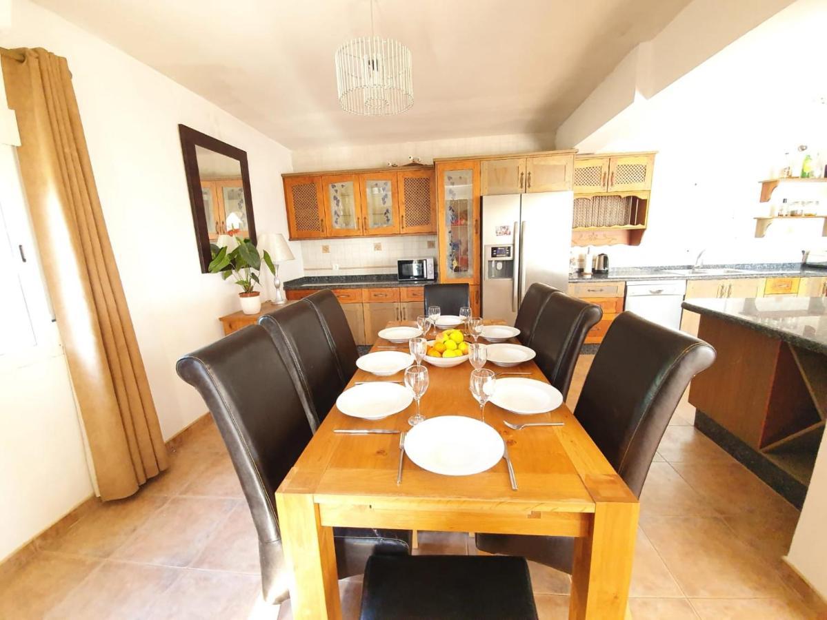Beautiful 5 Bedroom Villa With Private Pool With Stunning Sea Views, Walking Distances To Shops Restaurants Beach Manilva Dış mekan fotoğraf